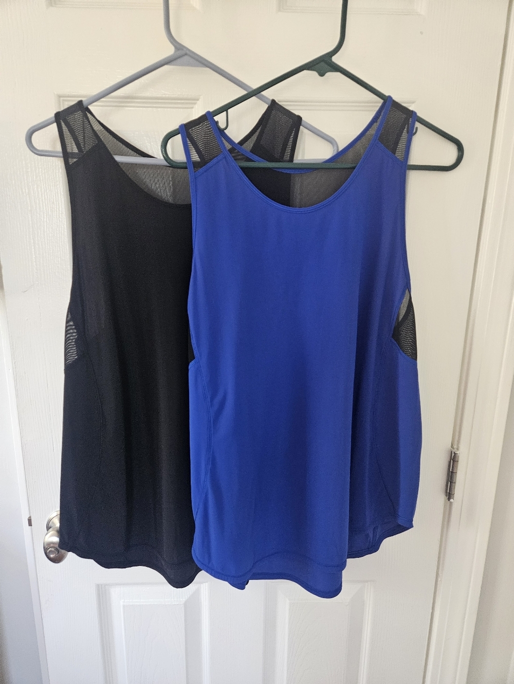 LULULEMON Women's  Mesh-Back Tank Tops .Set Of 2  A Black & A Royal Blue